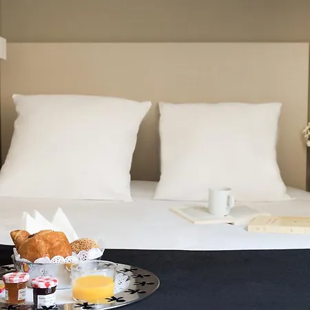 Helzear Etoile By Esteem Hotel