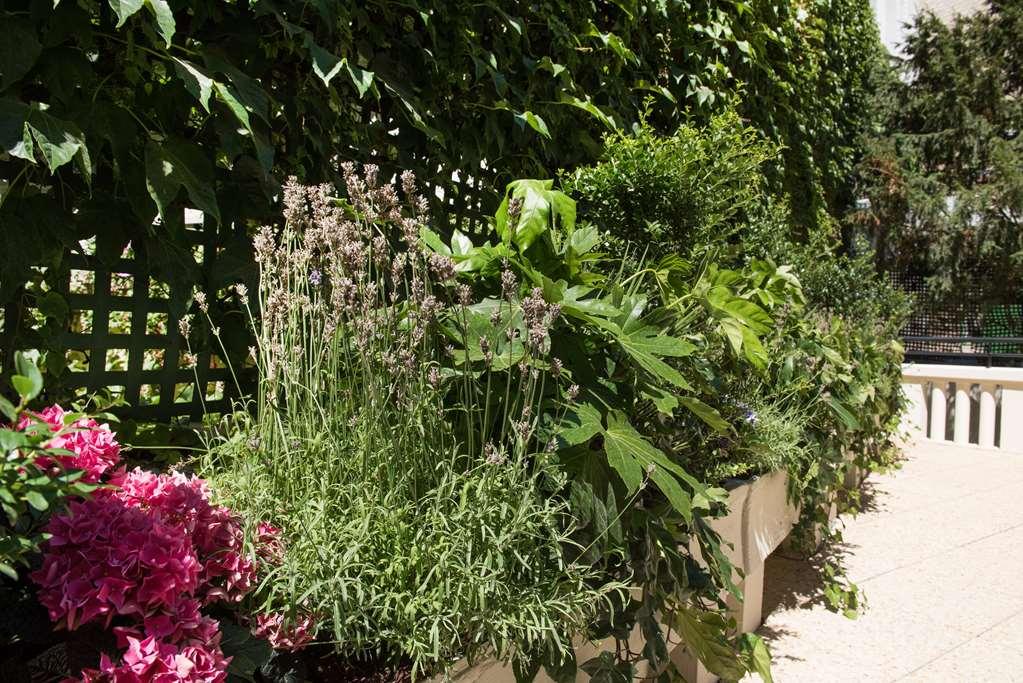 Helzear Etoile Hotel